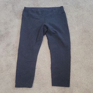 Juicy Couture Black Leggings with Stretchy Fabric and Capri Length